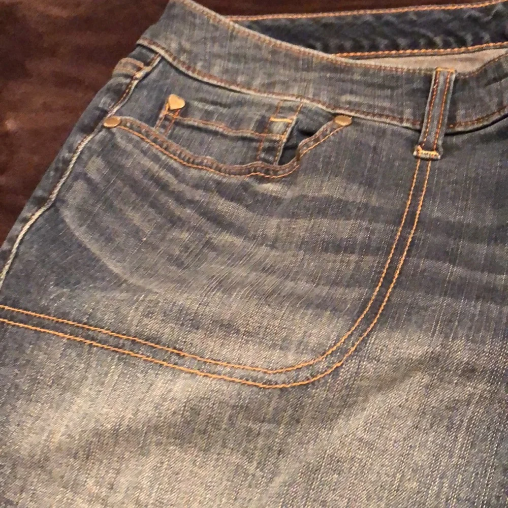 Shorts - Picture 2 of 4